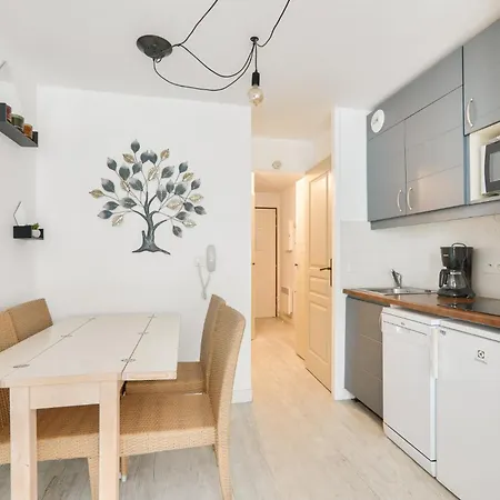Apartment Francia - Maeva - 4 Personnes - Confort Mae-9944 *
